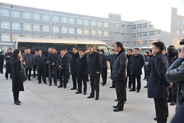安陽市委書記李公樂，市長王新偉等市四大班子領(lǐng)導(dǎo)蒞臨金秋照明考察觀摩